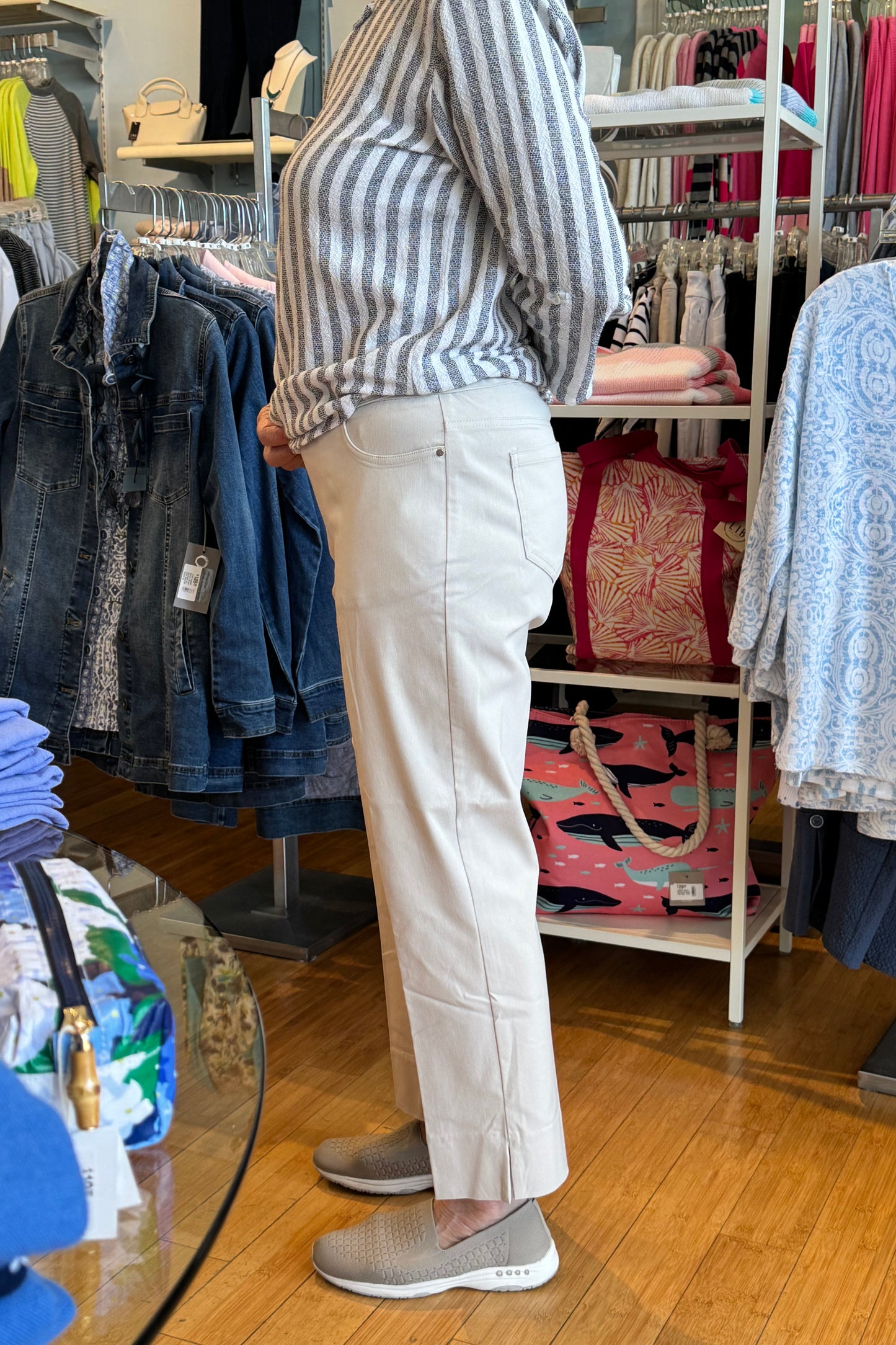 Renuar 25" Pull On Crop Pant-NEW