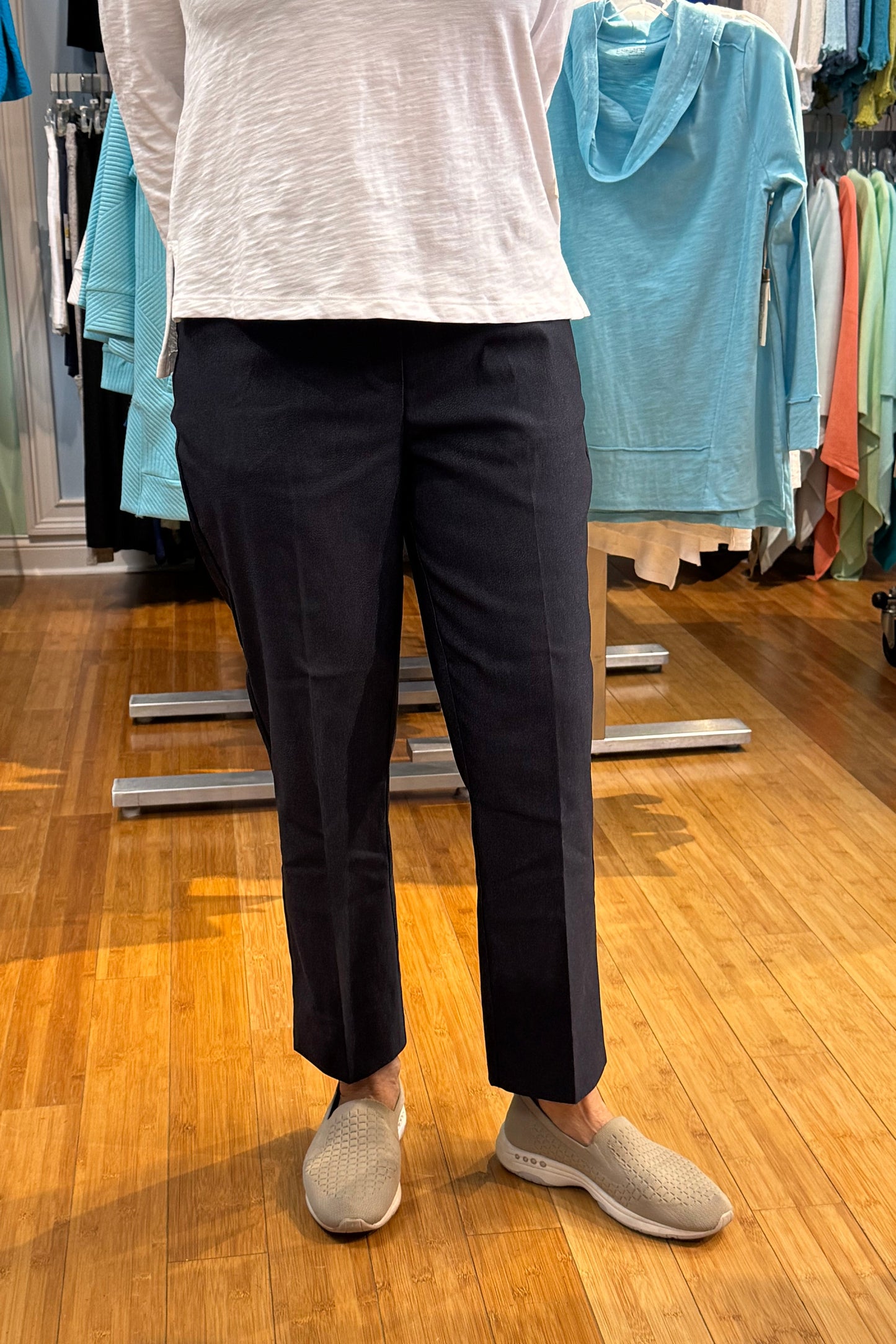 Renuar 25" Pull On Crop Pant-NEW