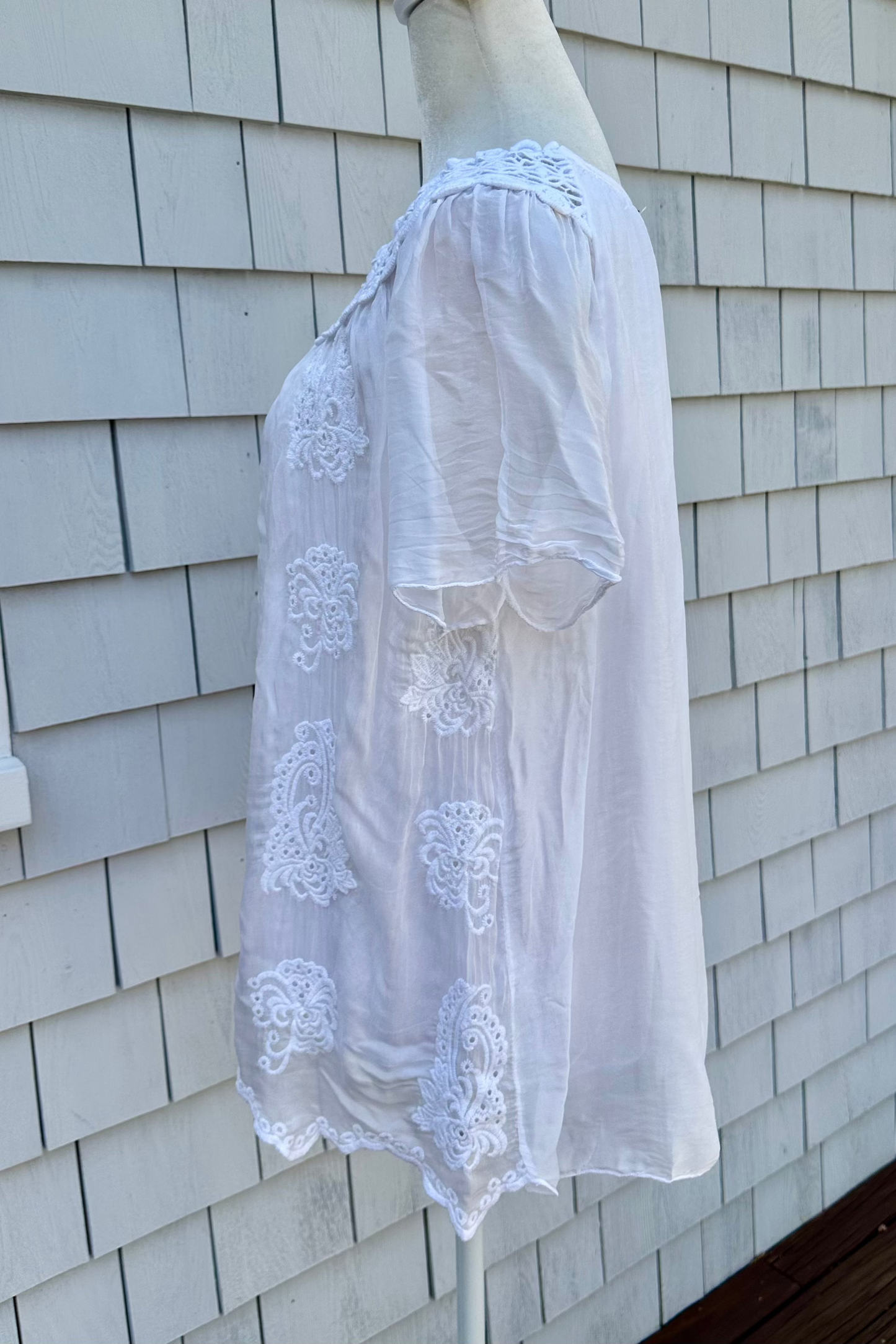 Tempo Paris Embroidered Top