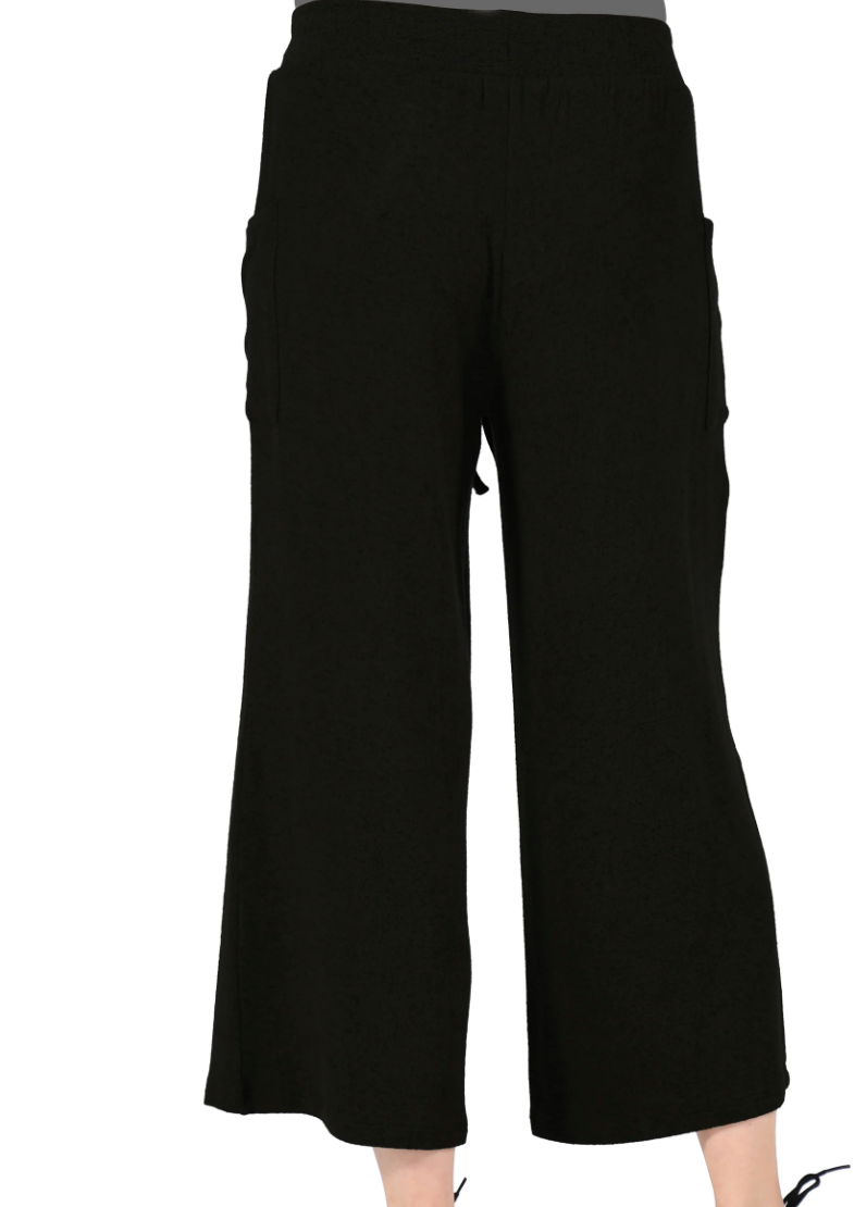 La Cera Sporty Capri Pocket Pant