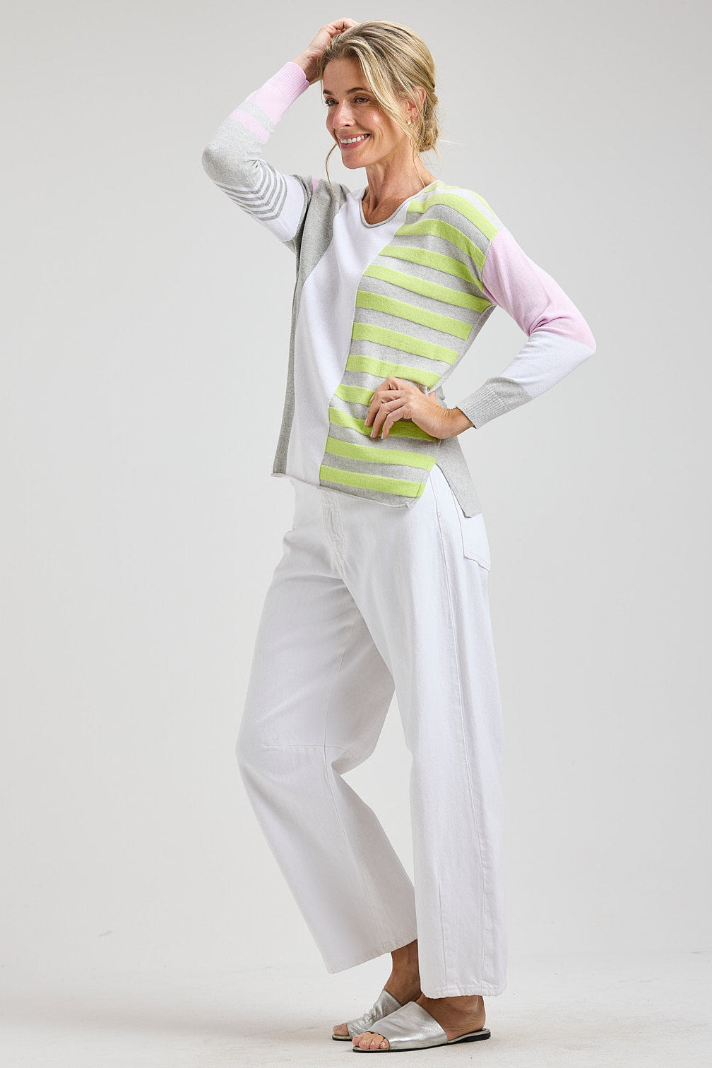 Zaket & Plover Contrast Stripe V-Neck Sweater