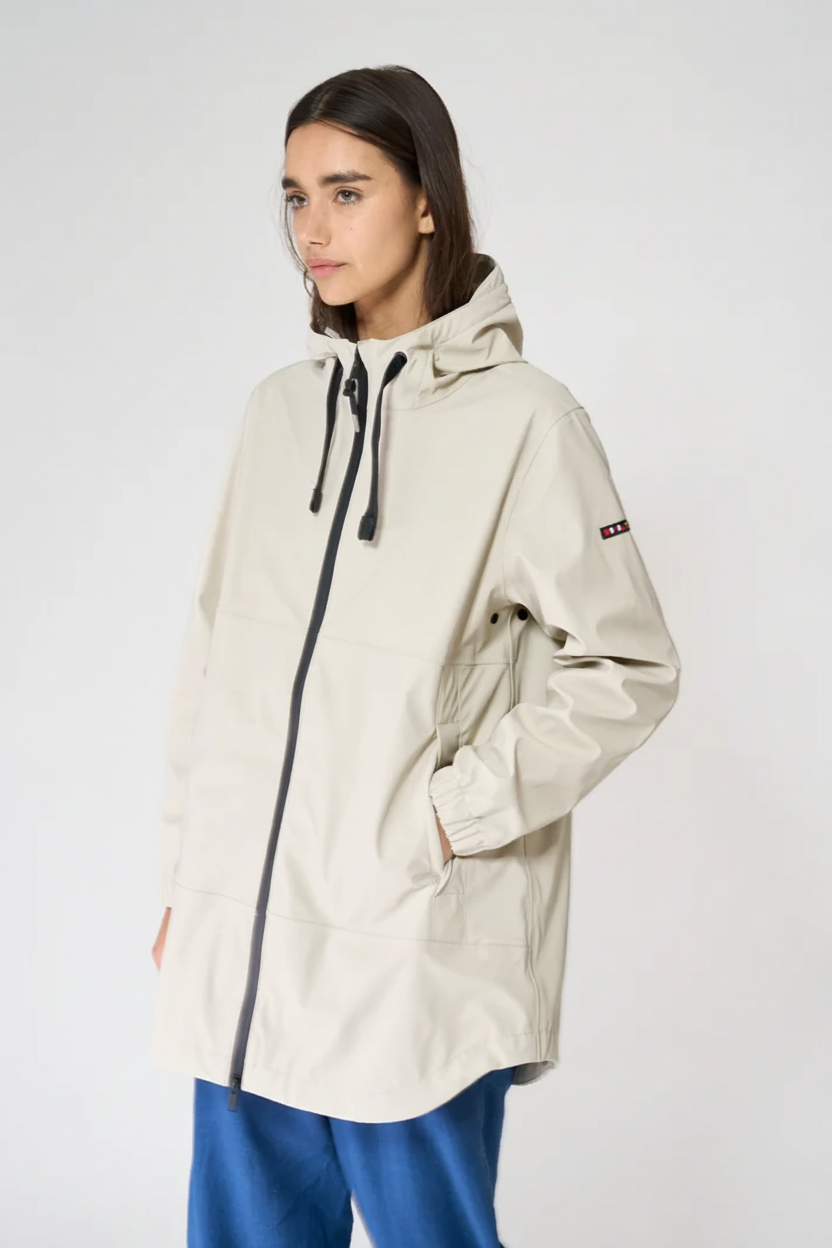 Cropped side-view product image