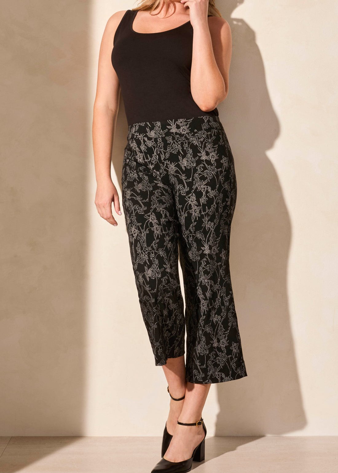 Tribal Pull On Wide Leg Print Capri