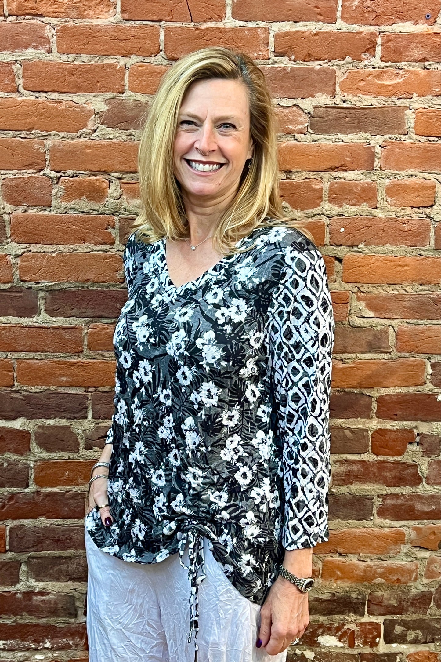 Shana Crinkle Mix Media 3/4 Sleeve Top