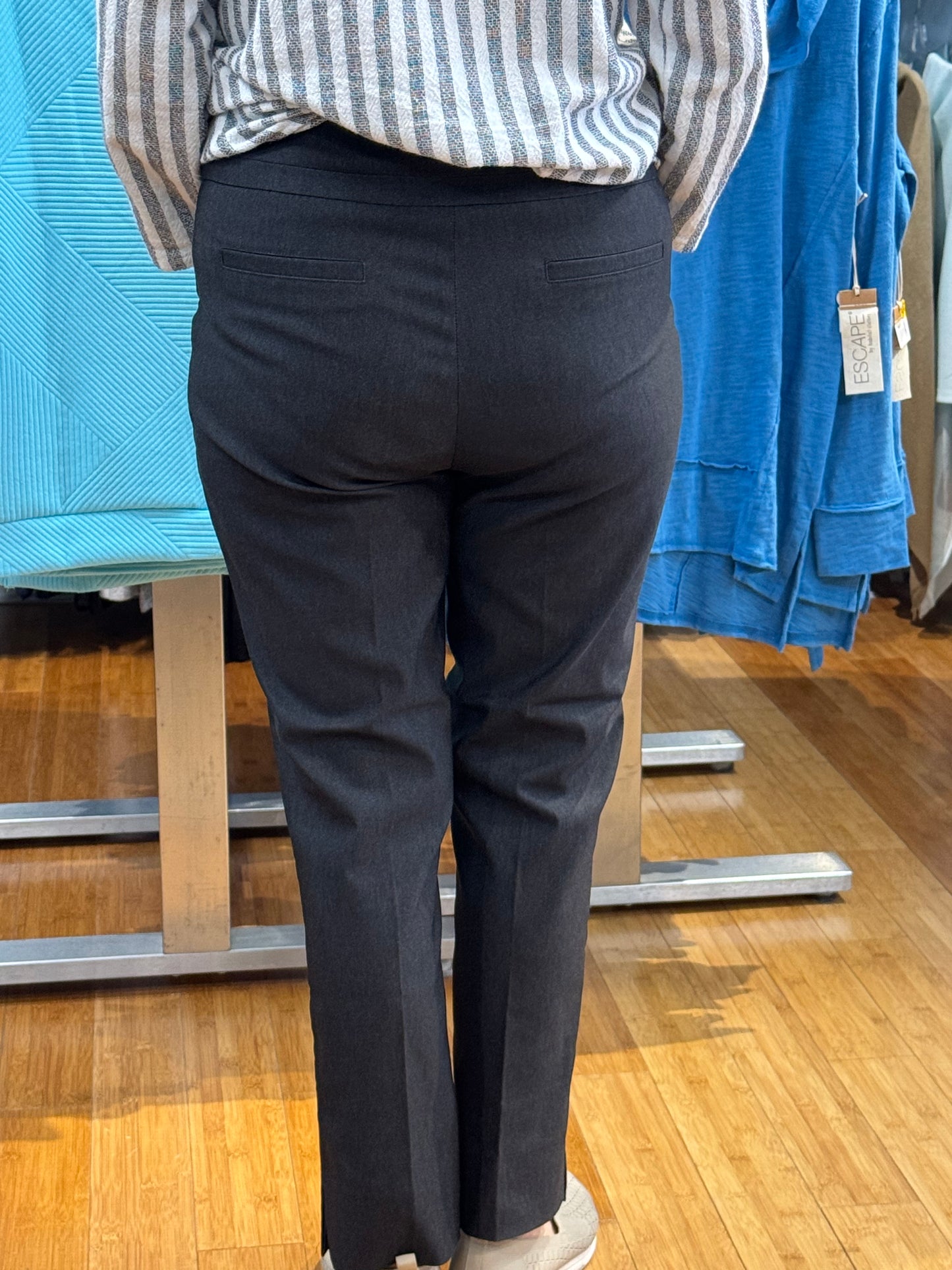 Renuar 25" Pull On Crop Pant-NEW