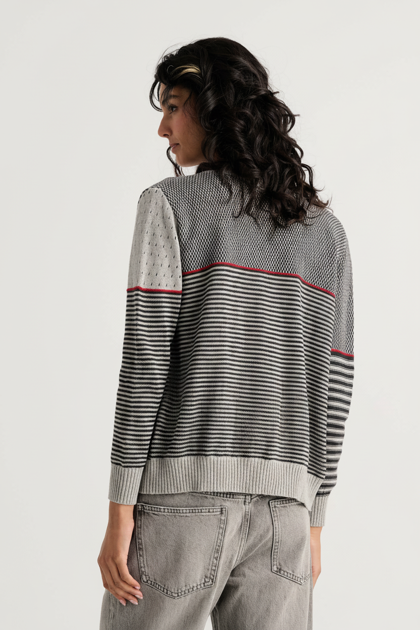 Back view grey stripe sharpened 2:3