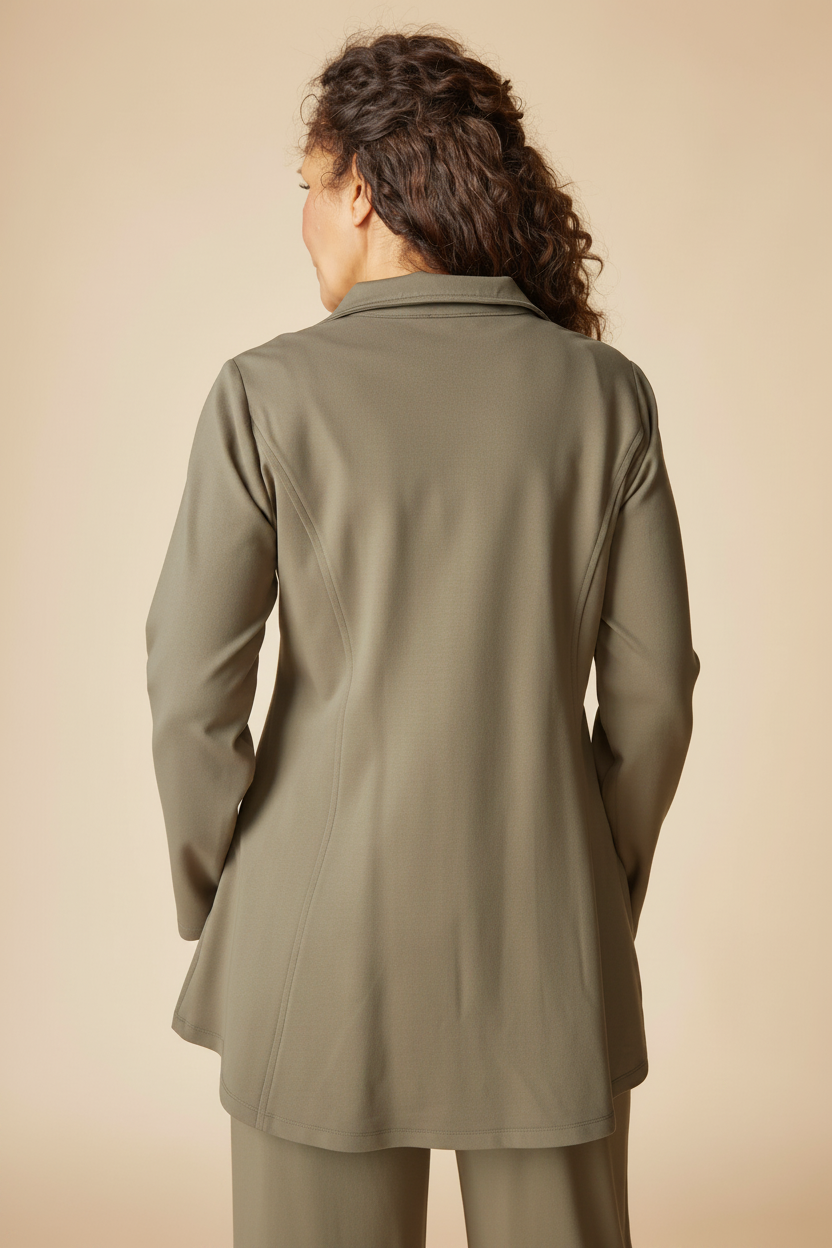 Image 4 – Back, studio