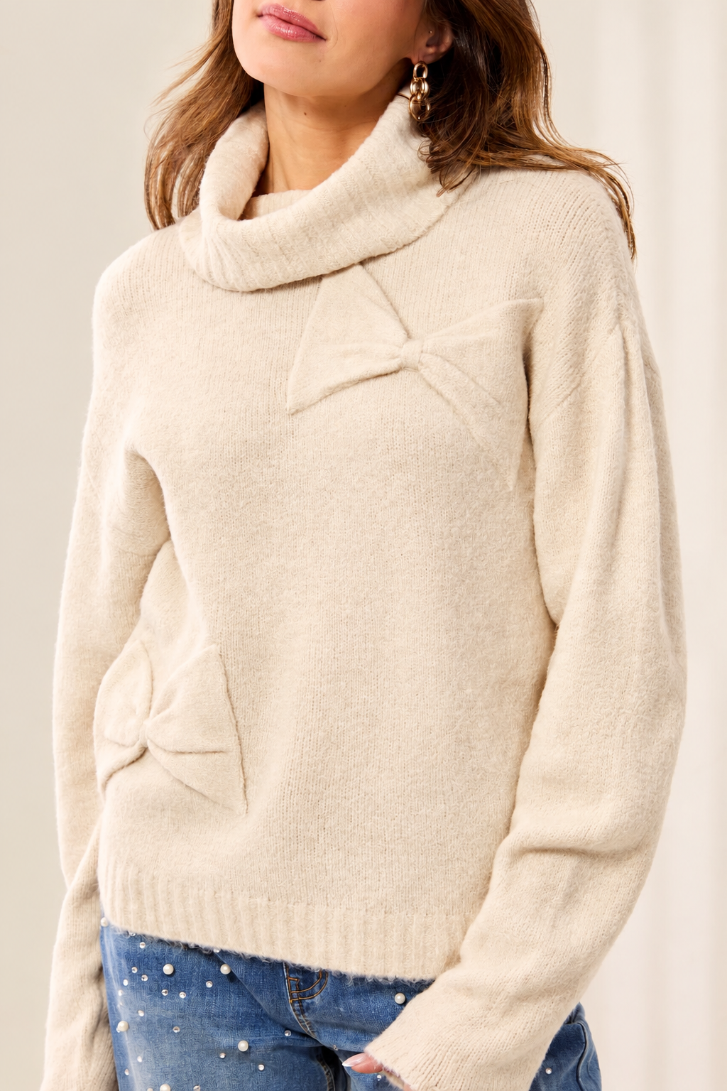 Sharpened 2:3 sweater detail