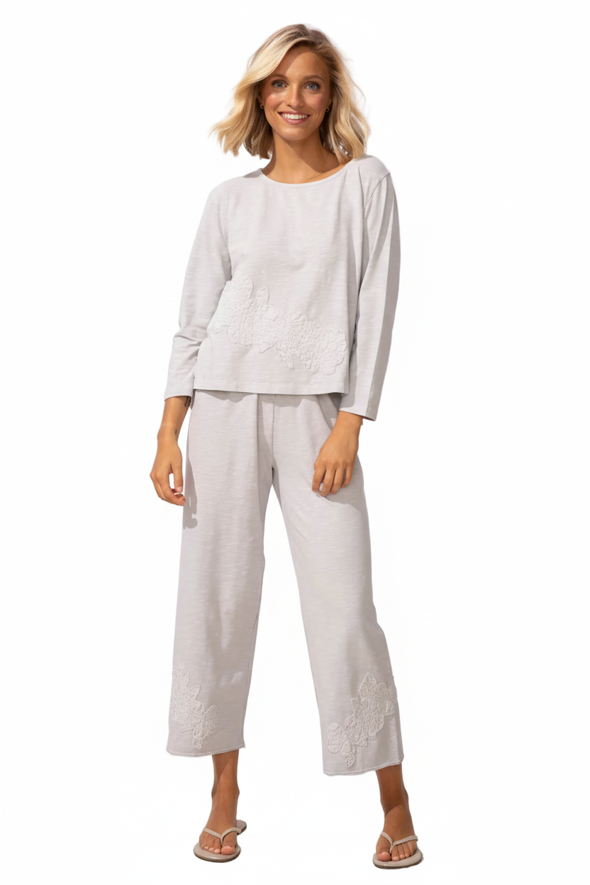 Sharpened full outfit view - 2:3 crop