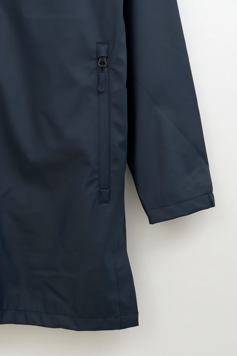 Side zip pocket detail