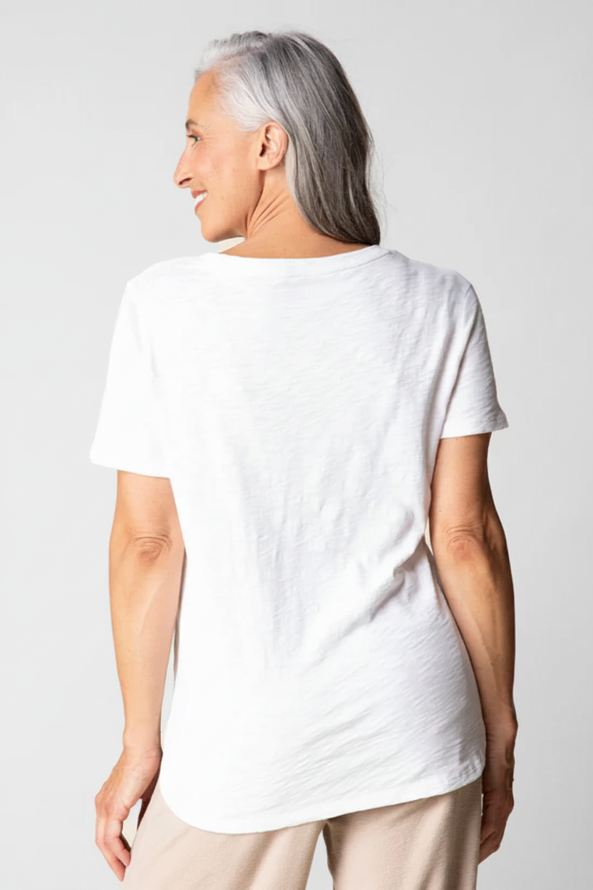 Studio back - white tee